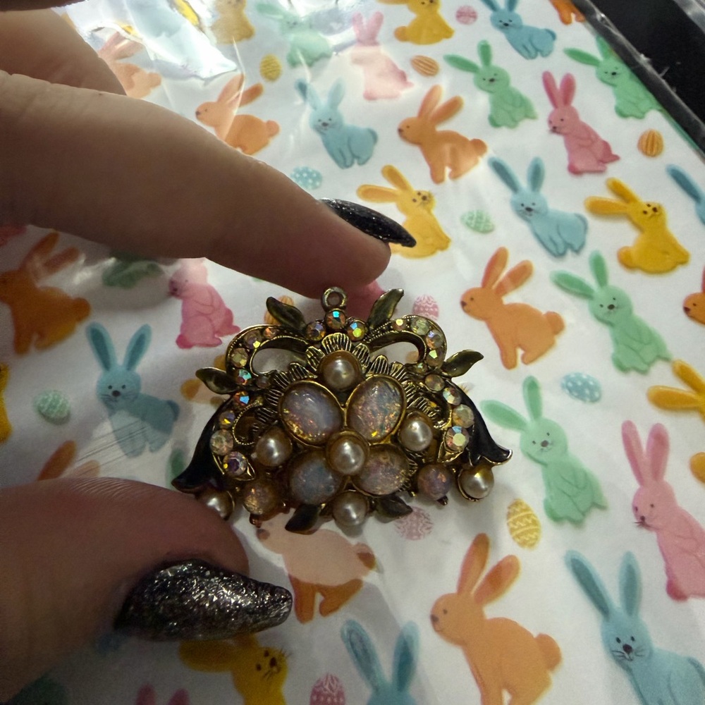 Vintage Gold Tone Pearl & Opal Floral Brooch